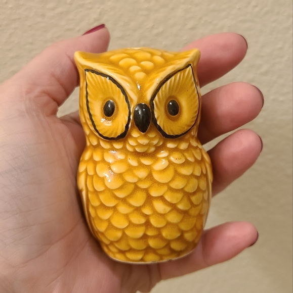 Vintage Owl Salt & Pepper Shakers - Picture 2 of 10